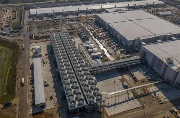 微软 Fairwater AI 数据中心提前上线，搭载英伟达 GB200